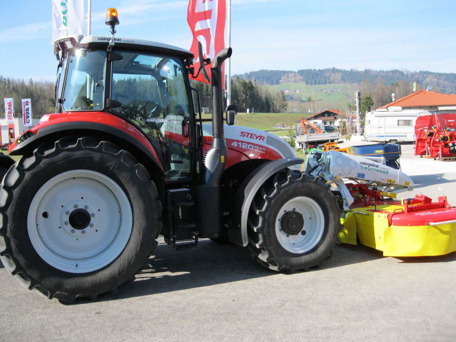 Traktor mit Mähwerk